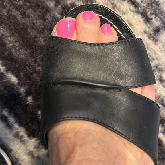 alice + olivia sandals - Picture 5 of 7